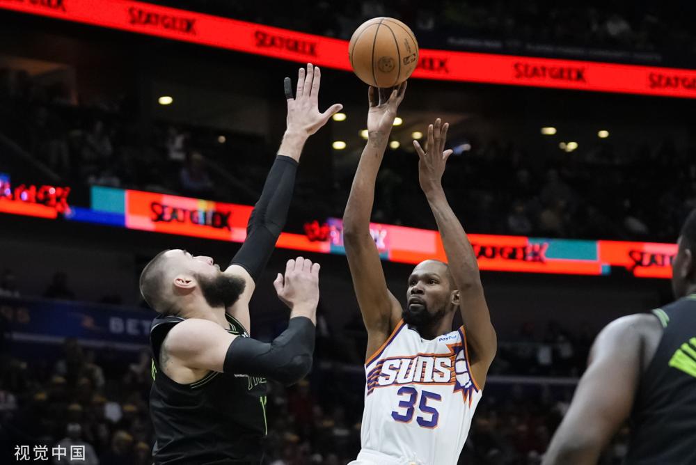 她将赛场视 她将赛场视