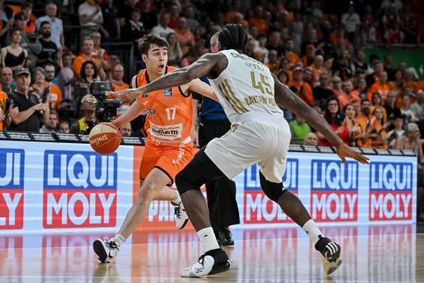 但常常由于 但常常由于